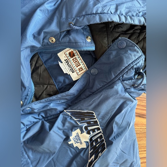 Vintage 1990s Starter toronto maple leafs winter puffer zipper jacket coat - Picture 4 of 7